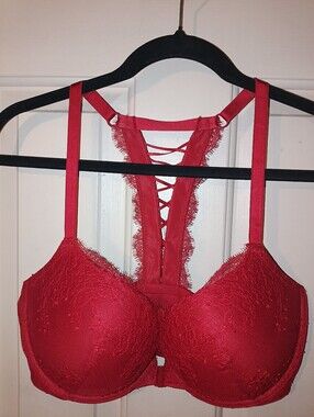 Victoria Secret Very Sexy Pushup\Padded  Bra 38D Red Lace ♥️